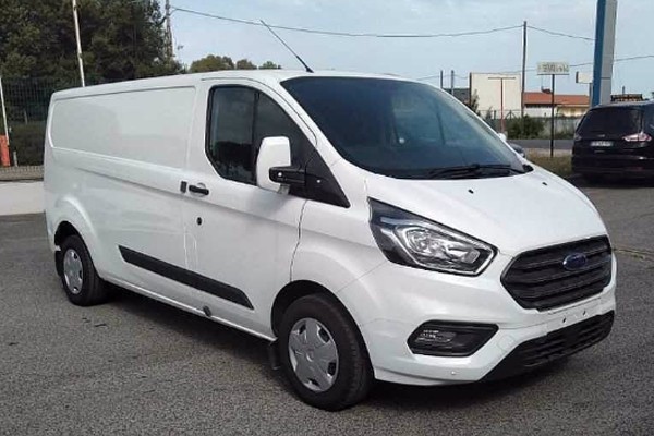 ford-transit-custom-van-thessaloniki-rental-1