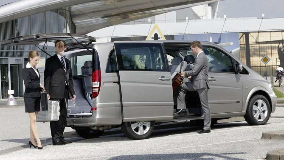 Υπηρεσία Ενοικίασης minivan station wagon minibus με οδηγό Τransfer